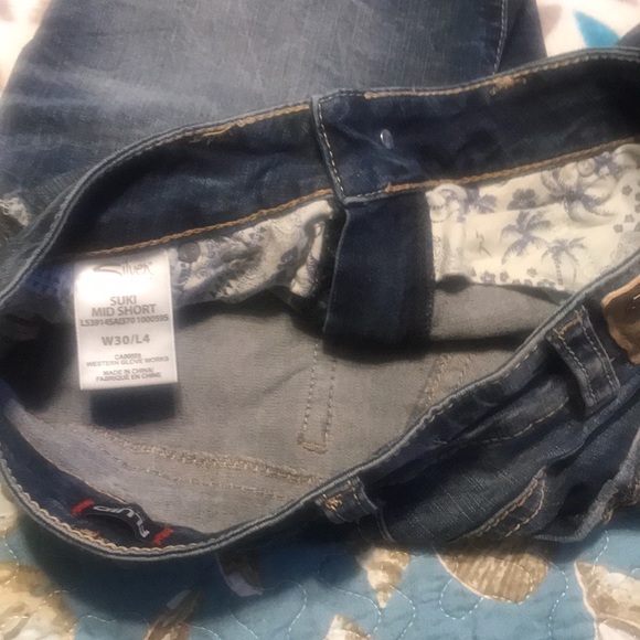 Silver shorts - Picture 2 of 3